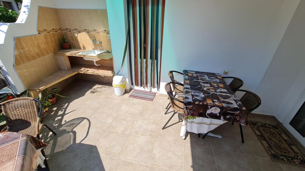 Fema Guest House Balchik Ngoại thất bức ảnh