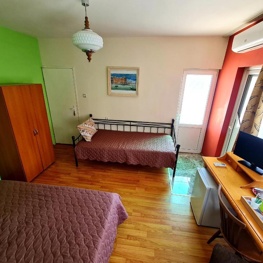 Fema Guest House Balchik Ngoại thất bức ảnh