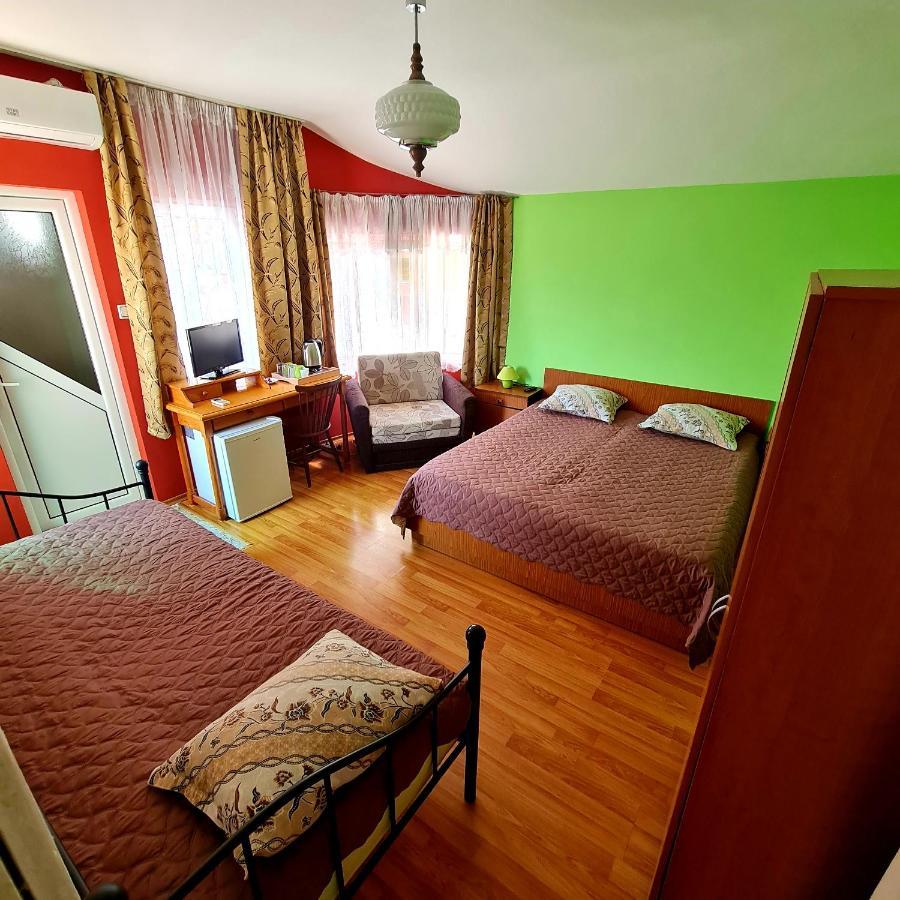 Fema Guest House Balchik Ngoại thất bức ảnh