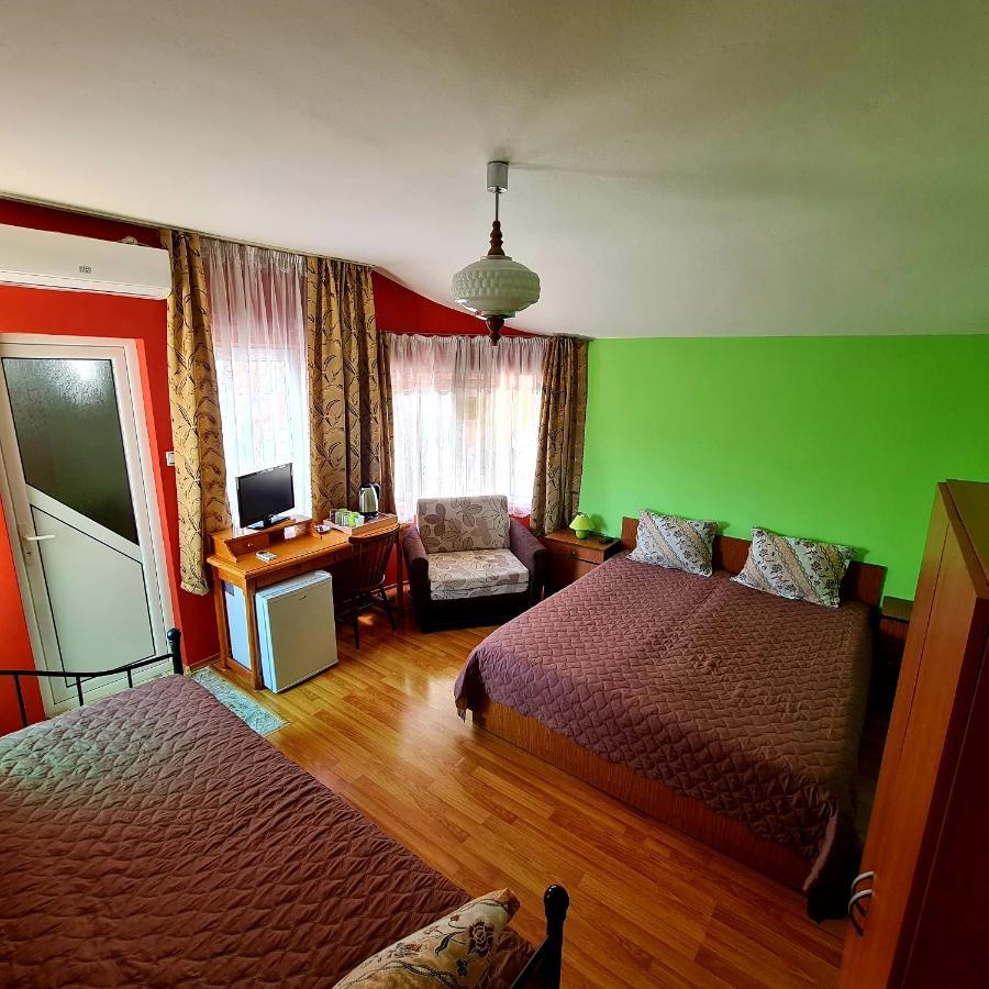 Fema Guest House Balchik Ngoại thất bức ảnh