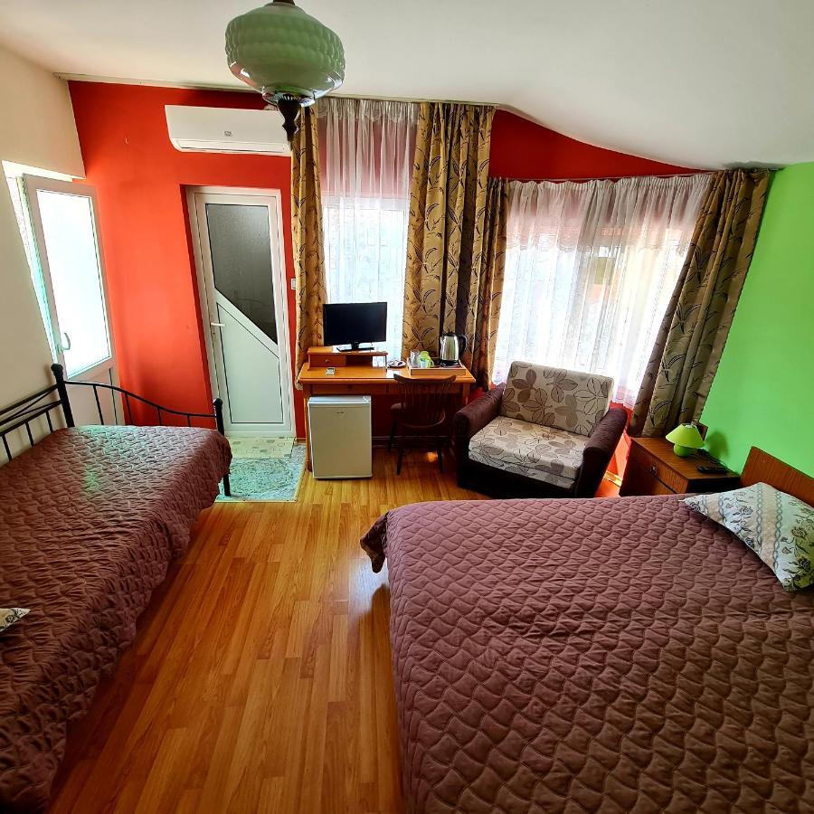 Fema Guest House Balchik Ngoại thất bức ảnh