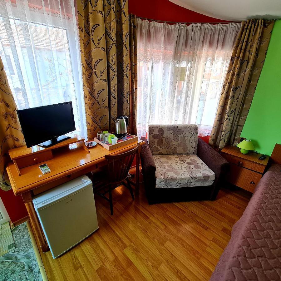 Fema Guest House Balchik Ngoại thất bức ảnh