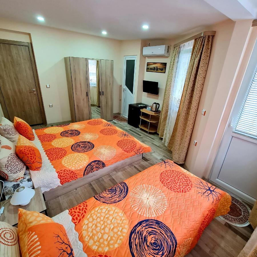 Fema Guest House Balchik Ngoại thất bức ảnh
