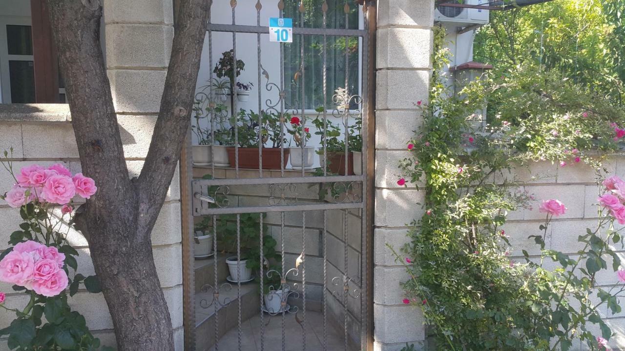 Fema Guest House Balchik Ngoại thất bức ảnh