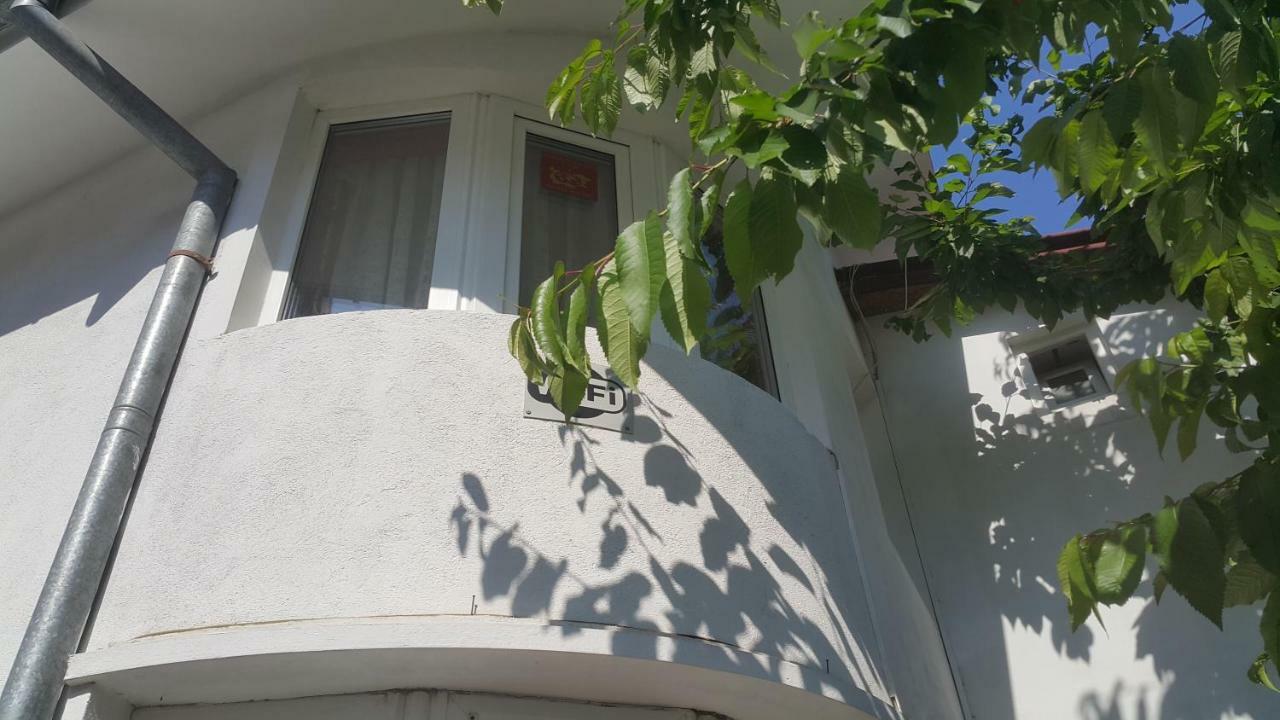 Fema Guest House Balchik Ngoại thất bức ảnh