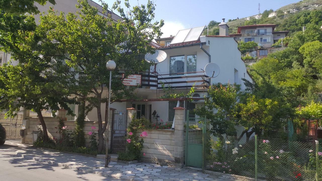 Fema Guest House Balchik Ngoại thất bức ảnh