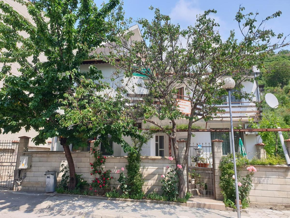 Fema Guest House Balchik Ngoại thất bức ảnh